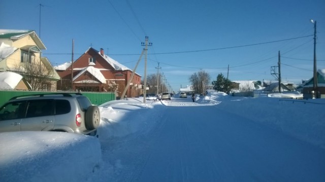 Уровень бедности в России вновь начал расти.  По результатам опроса, у россиян не хватает денег на одежду и еду