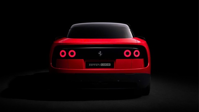 В cети вовсю высмеивают первую электричку от Ferrari — модель Luce