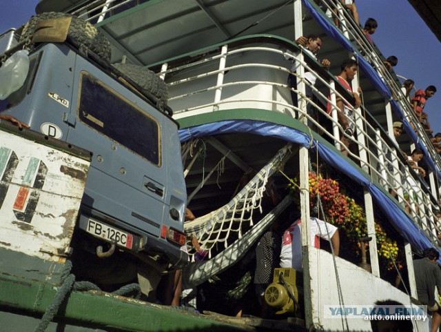 Немец проехал на Gelandewagen весь мир.