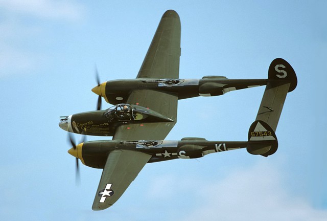 Многоцелевой истребитель P-38 «Lightning»