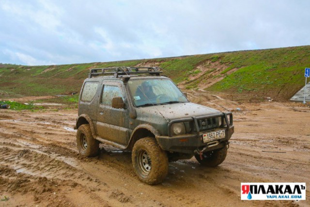 Suzuki Jimny: японский компромисс для водителя-экстремала-переделкина