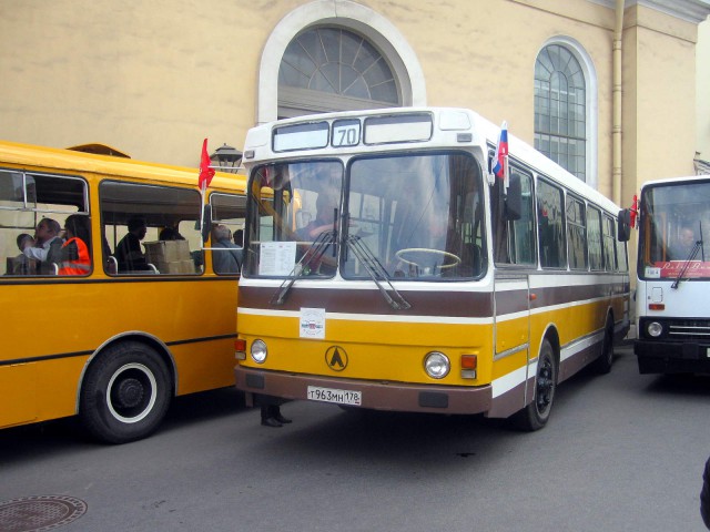 II Петербургский парад ретро-транспорта