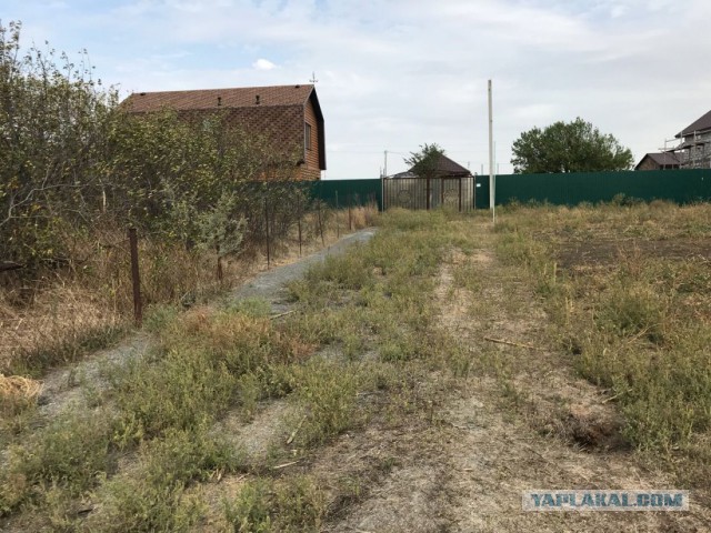 Под Ростовом пенсионеры лишились земли из-за притязаний соседа-пристава