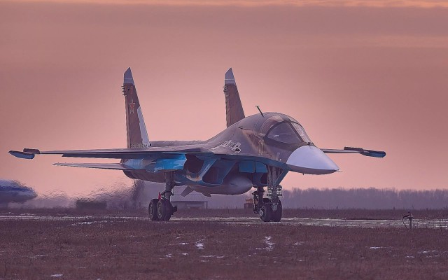 Компания «Сухой» передала ВКС России очередную партию новых серийных фронтовых бомбардировщиков Су-34