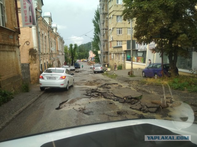 Мощнейший ливень и ураган в Кисловодске