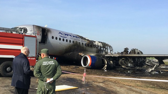 СК назвал пилота единственным виновным в деле о сгоревшем SSJ100