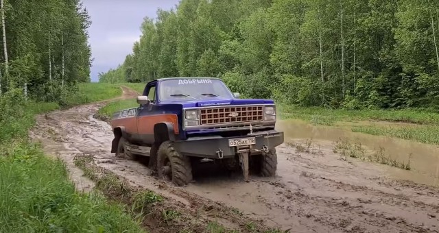 Chevrolet Silverado скрестили с ГАЗ-66, чтобы получить непобедимый вездеход