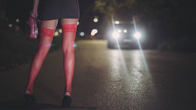 Текст с запахом: в Москве обиженный клиент украл у проститутки телефон, потому что она назвала его вонючим.