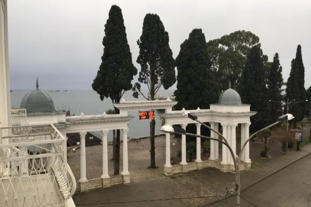 Россия начинает осуществлять гуманитарный переток электроэнергии в Абхазию в ответ на обращение и.о. президента Абхазии