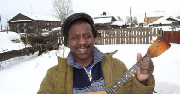 Негры в России ходят без шапки в минус 10 С