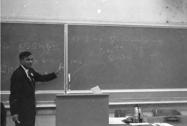 Субраманьян Чандрасекар, Чикагский университет, 1940-е