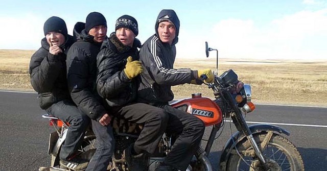 Браконьеры установили растяжку с гранатой в лесу