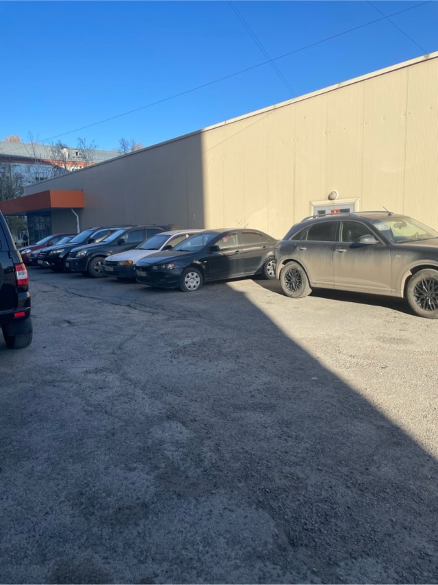 Как паркуются девушки