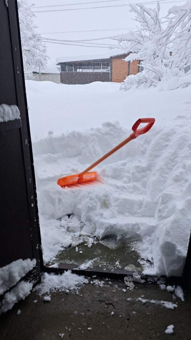 Снежный коллапс в Краснодарском крае продолжается