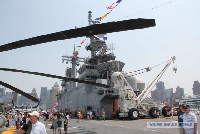 Неделя Флота в Нью Йорке USS Wasp