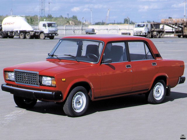 VAZ 21074i: жопу возит, а чего ещё надо?