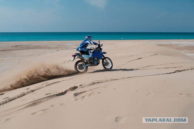 Обклеиваем мотик Suzuki DRZ 400E