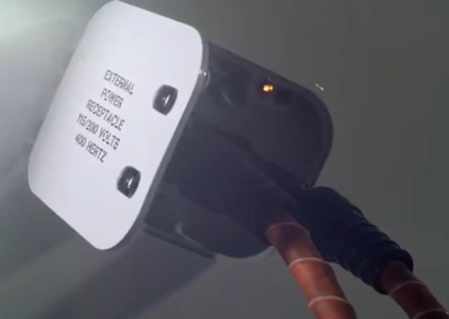 KLM показала как распаковывали новый Boeing 787