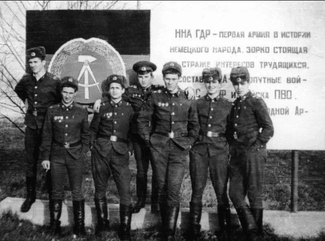 Преданая армия: Что стало с военнослужащими армии ГДР после объединения Германии