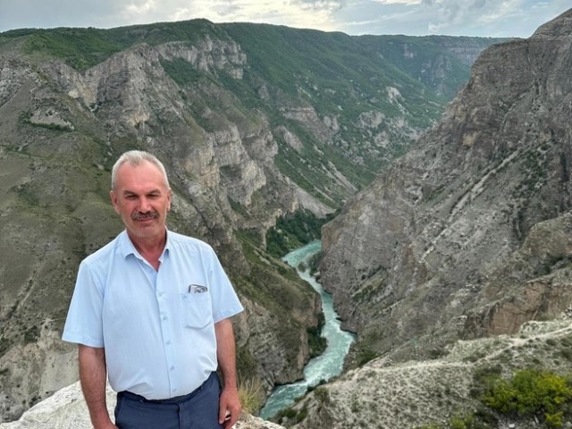 Отец, который добивался наказания для убийц сына, остававшихся на свободе, расстрелян в своём доме