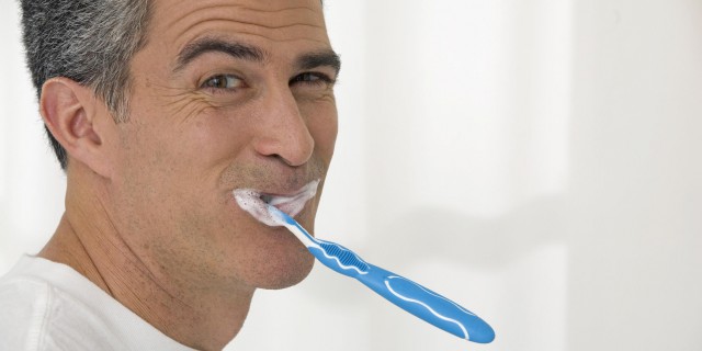 Врачи умоляют мужчин не натирать член зубной пастой