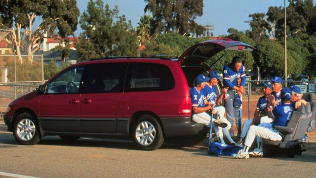 Второй триумф Ли Якокки и первый минивэн в истории: рождение Dodge Caravan