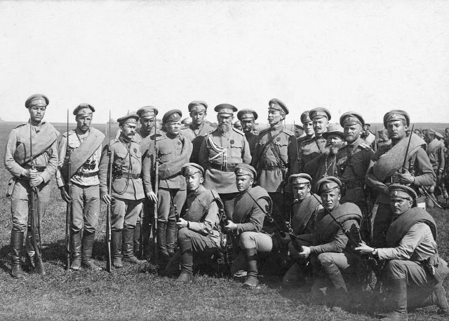 Как бойцы Красной армии выживали зимой, ночуя на снегу?
