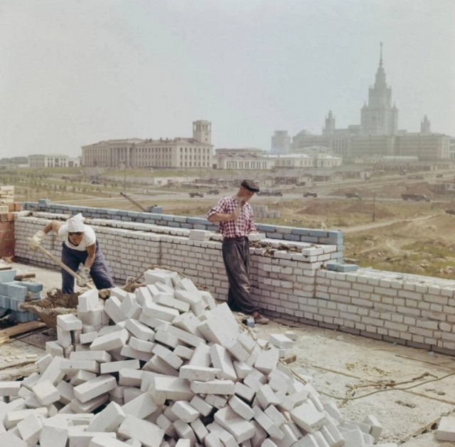 Москва и москвичи. Двадцатый век. 16.03.25