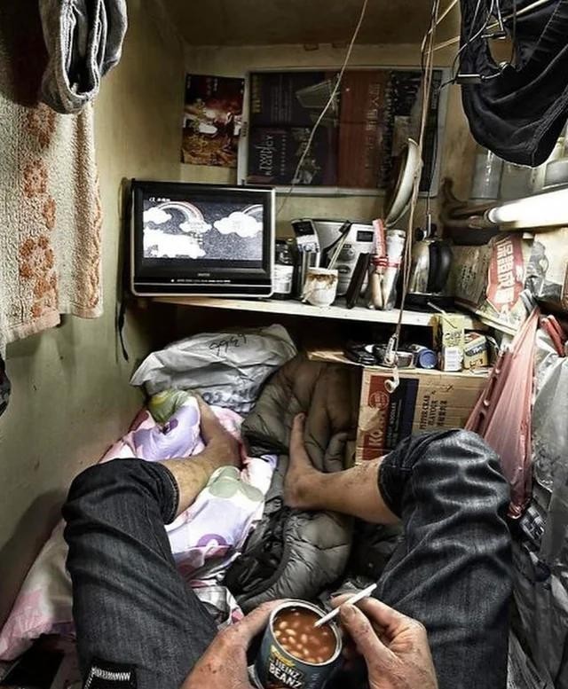 В Гонконге признали незаконными «квартиры-гробы».