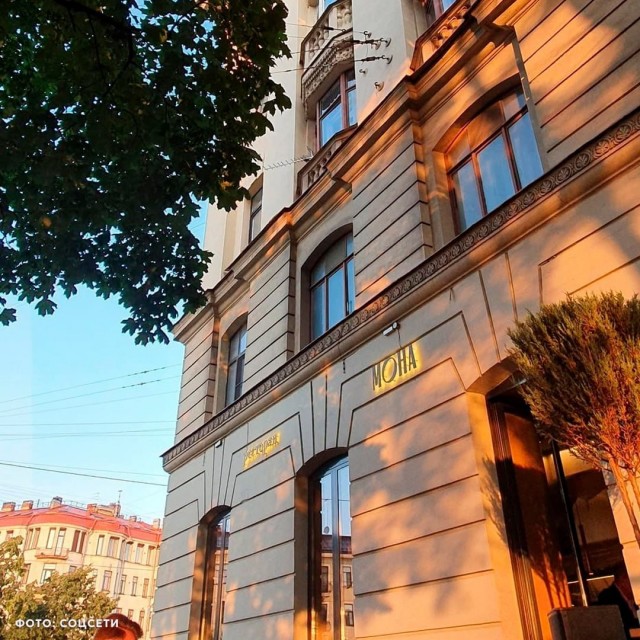 Угроза выкидыша случилась у женщины после ужина в итальянском ресторане «Мона» в Петербурге