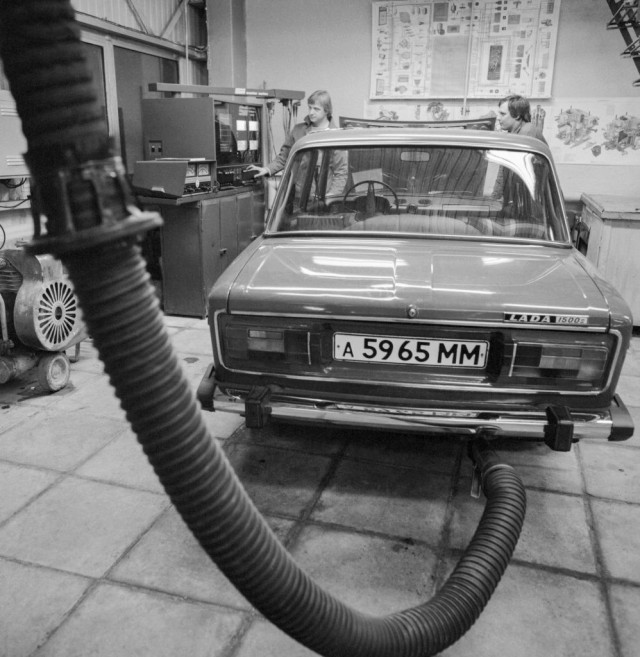 Улучшители бензина и чудо-турбинки: почему водители в СССР массово поверили в этот бред?