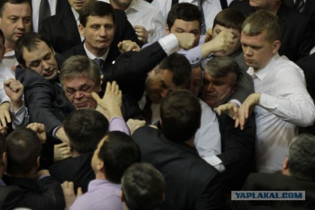 Ура, товарищи! Рэволюция начала окупаться!