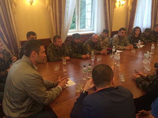 Майдан снова зажег покрышки!