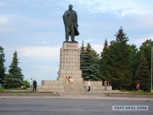 Действующие памятники Ленину за пределами СНГ