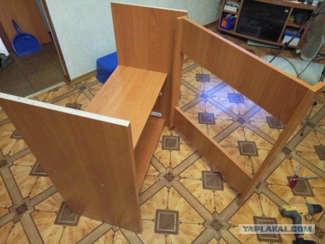Стол - тумба - книжка - комод