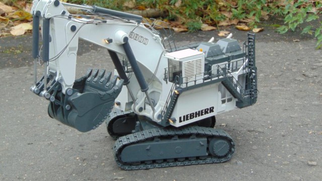 LIEBHERR R9800 Радиоуправляемая дилерская модель экскаватора в 50 масштабе