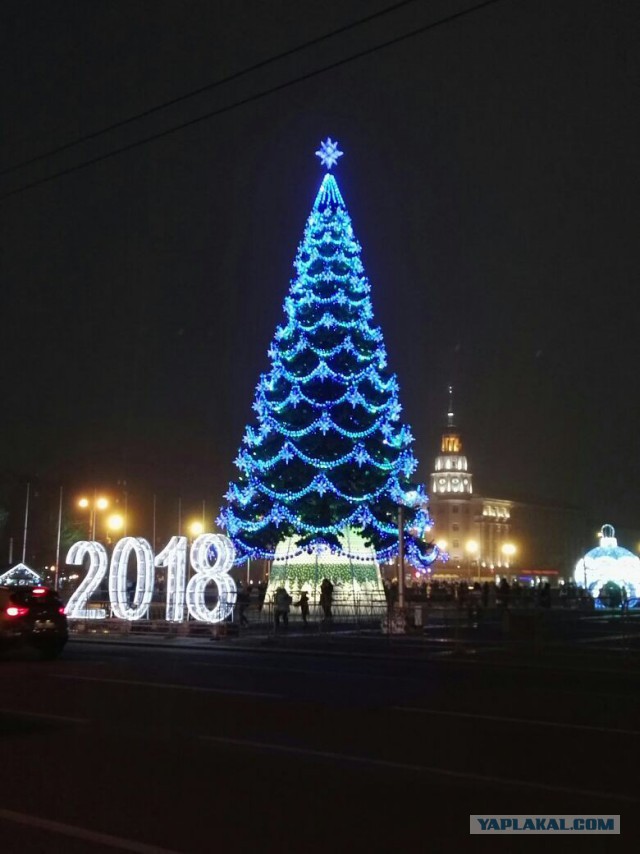 Ну, понеслась! Поздравления с Новым Годом по всей географии ЯПлакалъ!