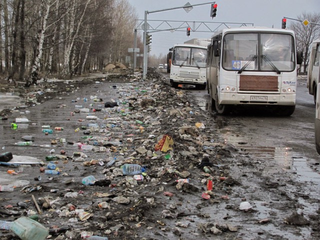 После завершения ночных сеансов кинозалы АМС напоминают мусорную свалку