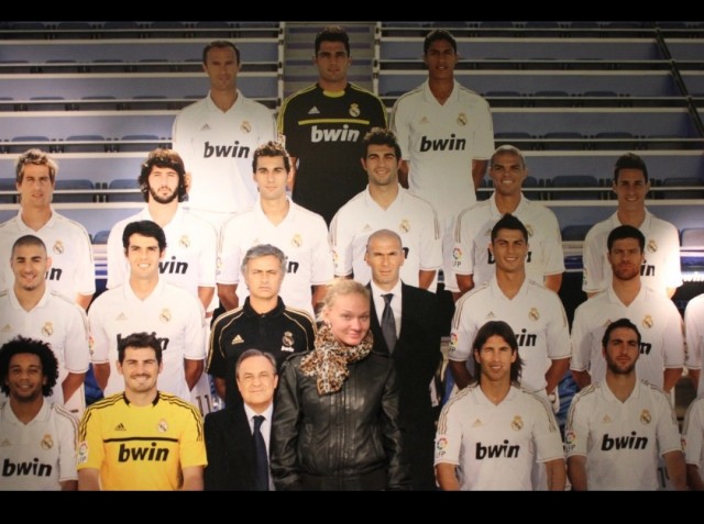 Как на мадридском стадионе Santiago Bernabéu футбольное поле убирают в шестиэтажную подземную теплицу с искусственным освещением