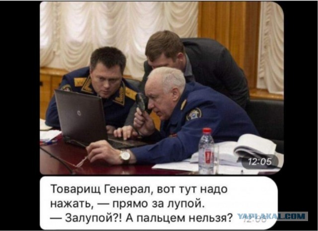 «Я тебе шею переломаю»: в Москве проститутки набросились на парня из-за того, что он не пропустил их на проезжей части.