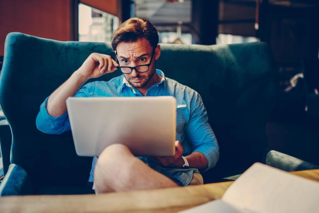 Малоизвестный композитор написал про себя 300 статей в Википедии: это больше, чем про ковид и Христа