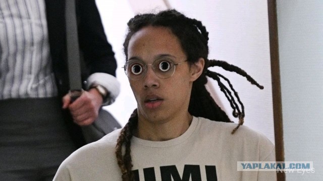 Бриттни Грайнер приговорили к 9 годам колонии общего режима и штрафу в 1 млн рублей.