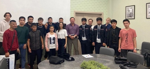 Cтроить и подметать они уже не хотят