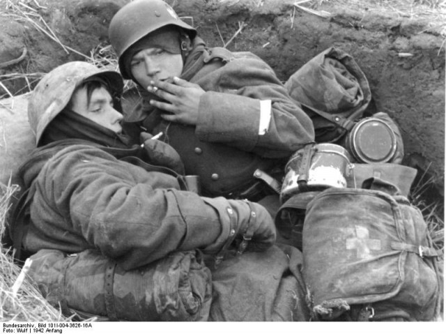 1942 год в 60 фотографиях