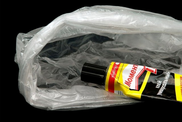 Почему большинство пользуется клеем "Момент" неправильно: и ещё удивляются, что плохо держит