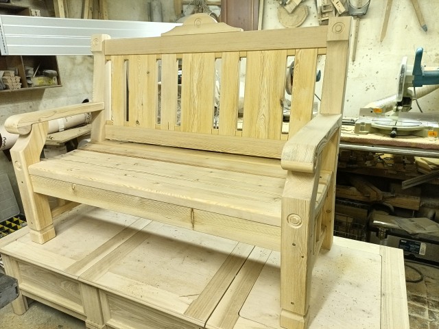 Кресло в стиле Кантри