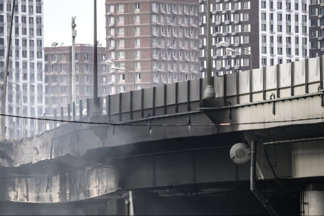 Крупный пожар начался на востоке Москвы