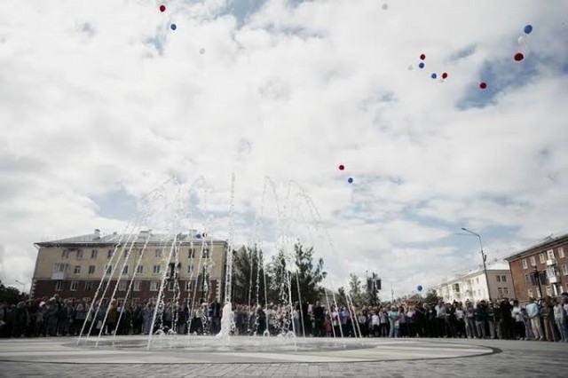 На месте снесенного памятника Ленину открыли музыкальный фонтан.