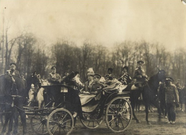 Коллекция редких старых фотографий Петербурга