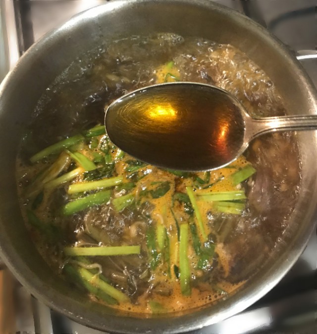 Корейский суп Юккедян (육개장)